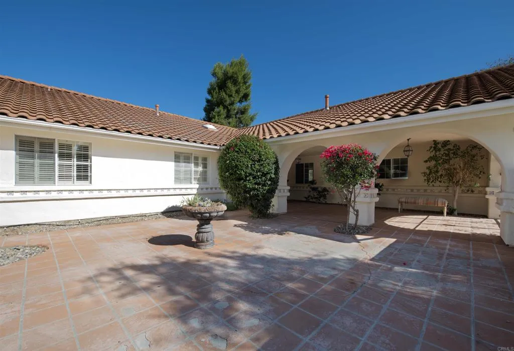 https://cdn.realtyfeed.com/cdn/127/306560726/cfcacfa08cabd447540b39242b60a7b7.webp
