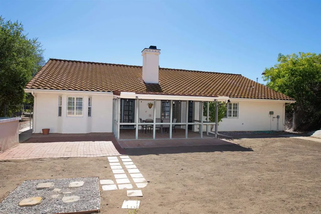 https://cdn.realtyfeed.com/cdn/127/306560726/e9632ec01ae4252be2681caa124ca302.webp