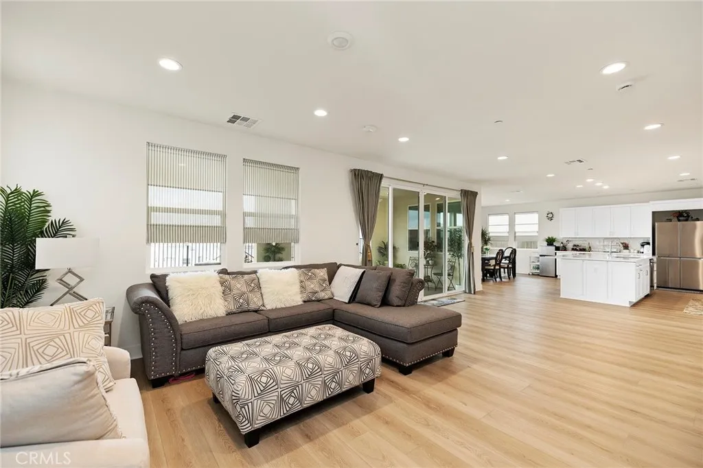 https://cdn.realtyfeed.com/cdn/127/306560744/204cd10aa58c0a99df37eff6f1ba9c9f.webp
