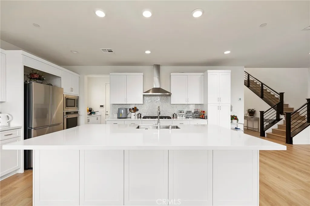 https://cdn.realtyfeed.com/cdn/127/306560744/48b383cbf356016823a451bb600b94d0.webp