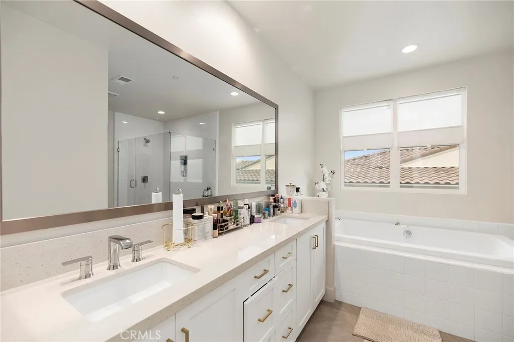 https://cdn.realtyfeed.com/cdn/127/306560744/94c0b4a4a3c44b76497c0815a6f2a88a.webp