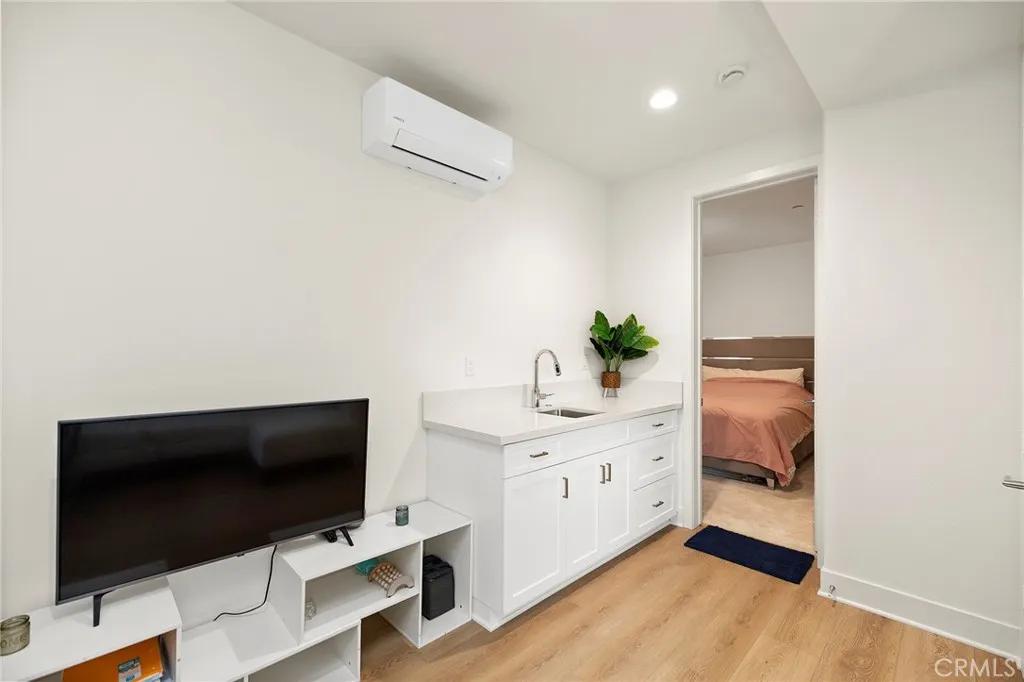 https://cdn.realtyfeed.com/cdn/127/306560744/c879bc12b63f3252db41e676ef700040.webp