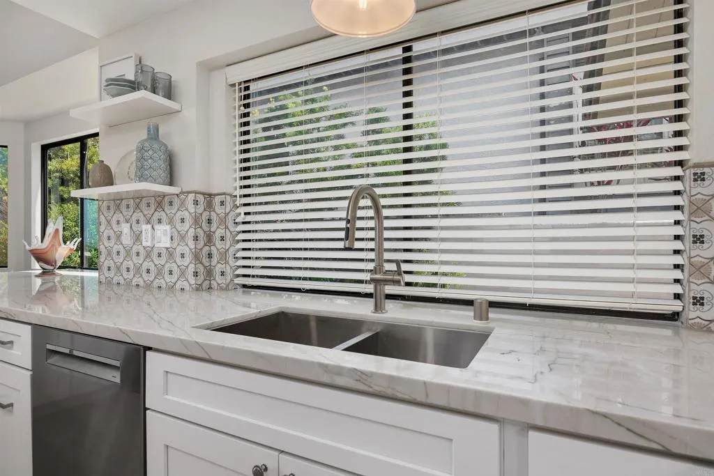 https://cdn.realtyfeed.com/cdn/127/306560780/40c47888086f11a3f56786b39b1e5ebc.webp