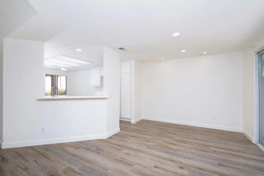 https://cdn.realtyfeed.com/cdn/127/306560794/bdee73a2a9fbc9ed0d742434520e7a9d.webp