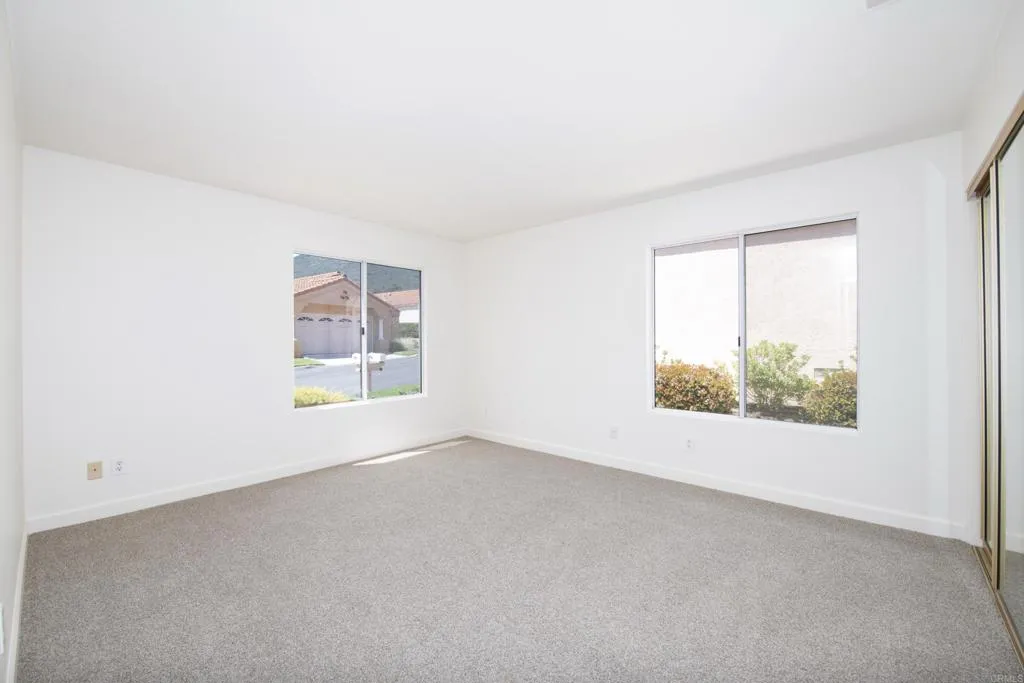 https://cdn.realtyfeed.com/cdn/127/306560794/c8af92340ba3ba5d2477597bad39070b.webp