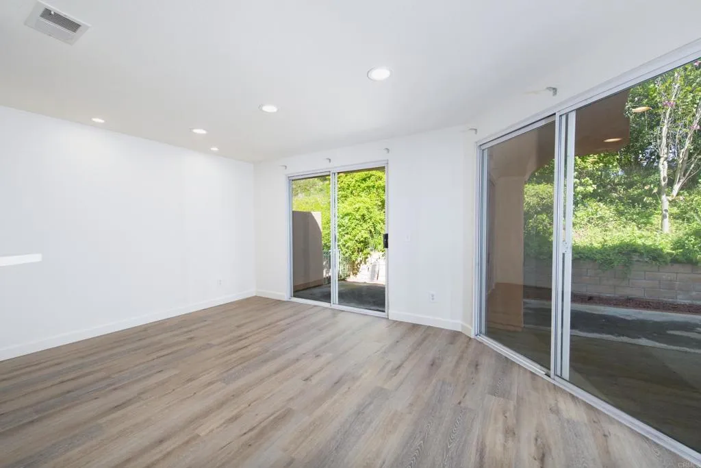 https://cdn.realtyfeed.com/cdn/127/306560794/ca58db686885eebf5d3c40cb6a6671f5.webp
