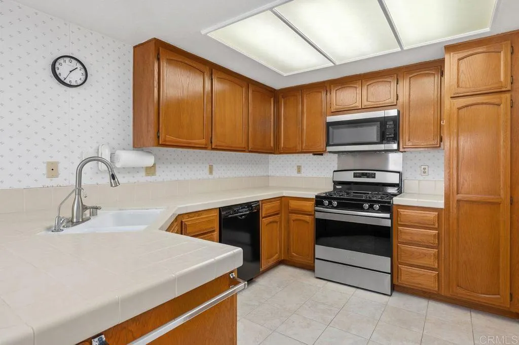 https://cdn.realtyfeed.com/cdn/127/306560838/096e1d728819676f7244a92b7b0357f6.webp
