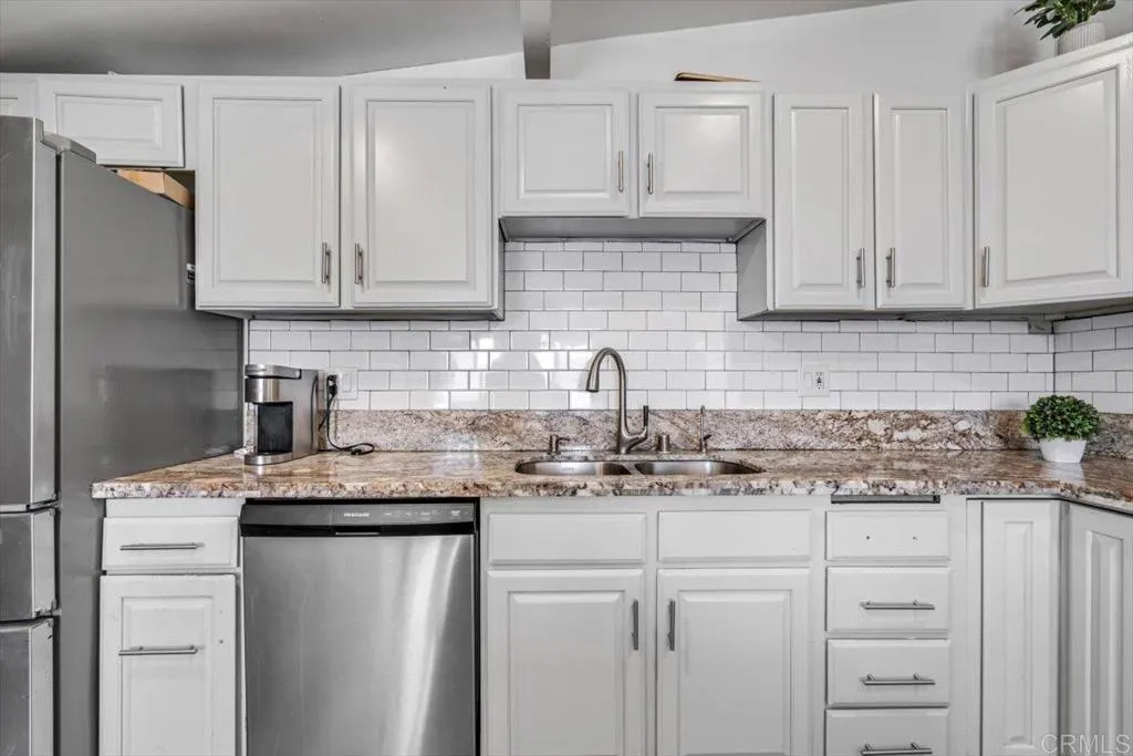 https://cdn.realtyfeed.com/cdn/127/306560909/7029de5a8a18ecf0f44adef2c437495b.webp