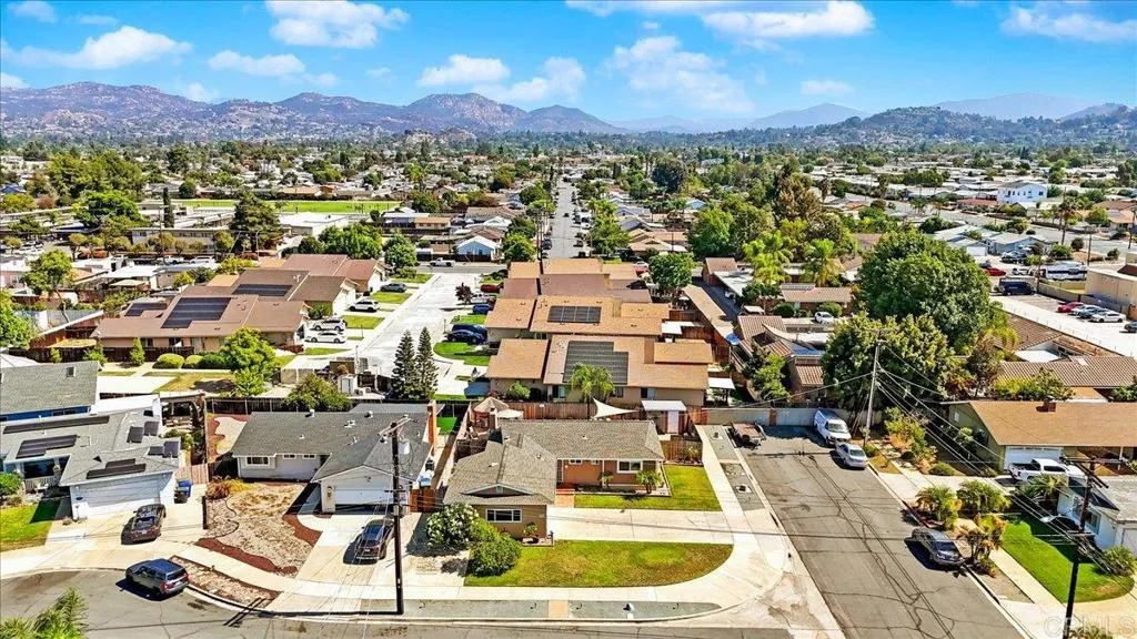 https://cdn.realtyfeed.com/cdn/127/306560926/6b12e927cd363254a5dd61249051cb0c.webp