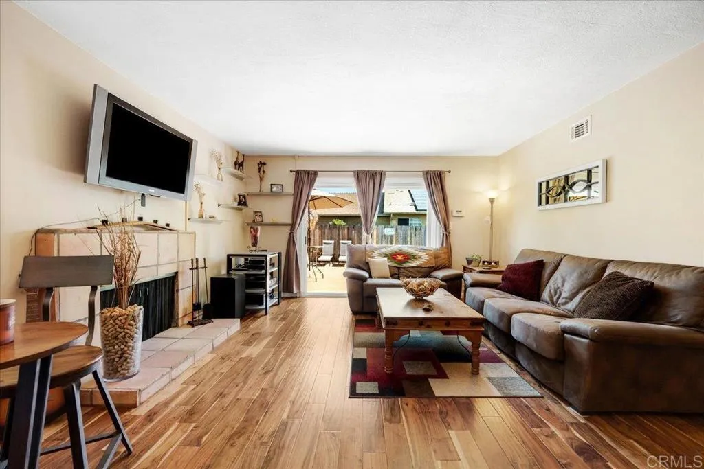 https://cdn.realtyfeed.com/cdn/127/306560926/76c206c832f304a93fe5e14ae07d937a.webp