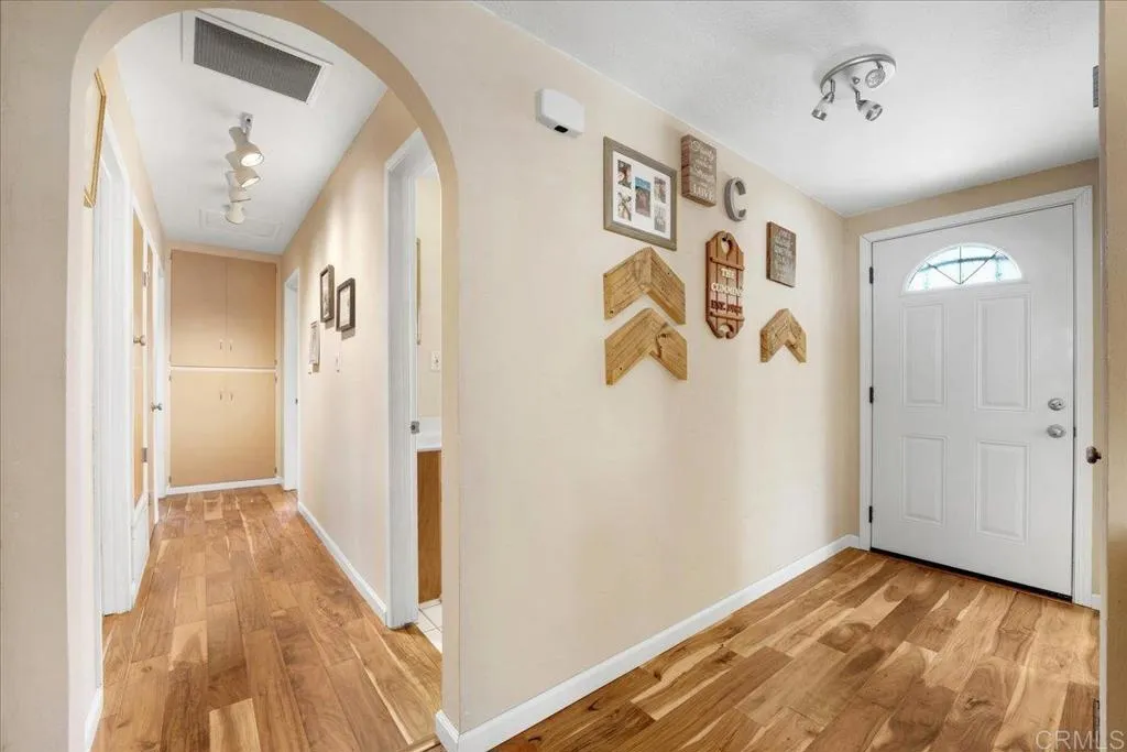 https://cdn.realtyfeed.com/cdn/127/306560926/c8c0dafcb45595e14ec83f6dcd9becd5.webp
