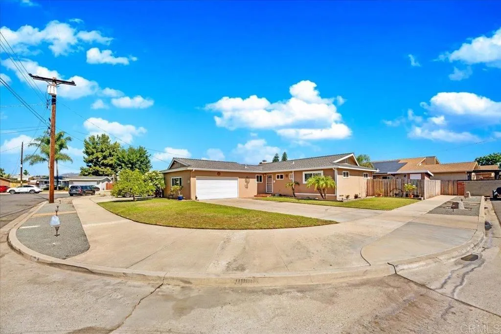 https://cdn.realtyfeed.com/cdn/127/306560926/e89c5d60bccc31336a392945100ae46f.webp
