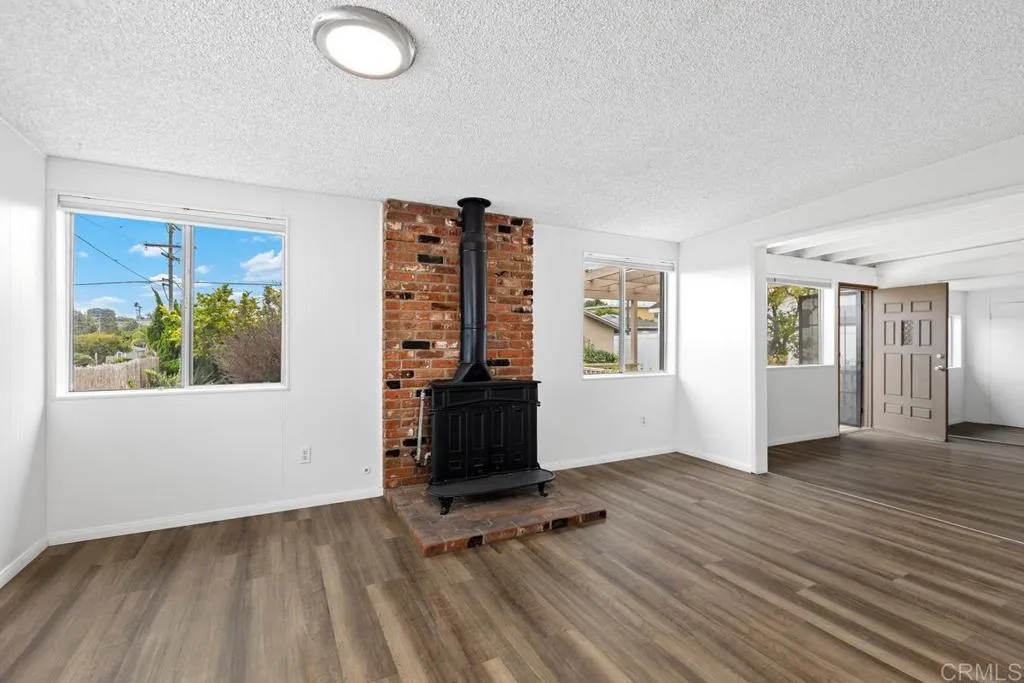 https://cdn.realtyfeed.com/cdn/127/306560978/730b71338e0a4bf6ae5e7a35f60d0b88.webp