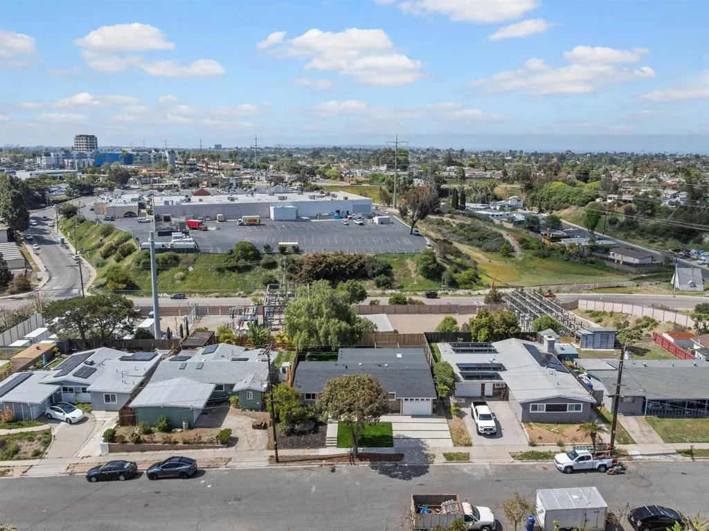 https://cdn.realtyfeed.com/cdn/127/306560980/2e9b5ce2dd3467c0db356b4ab3bcb4c8.webp