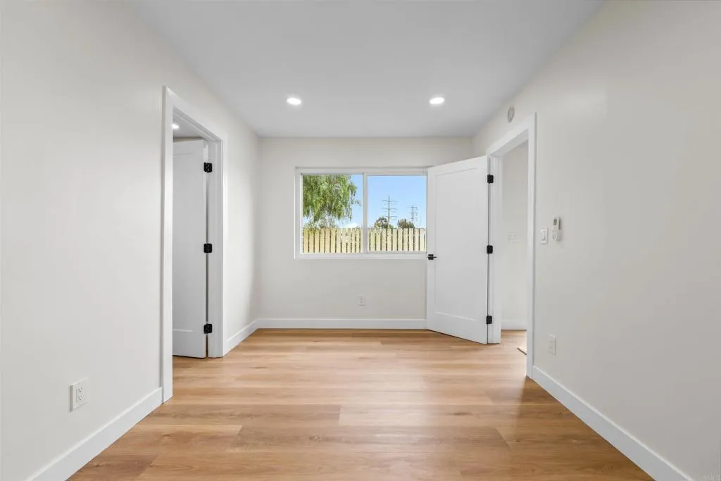 https://cdn.realtyfeed.com/cdn/127/306560980/492b8c6ff62aebfae96dc431067034e7.webp