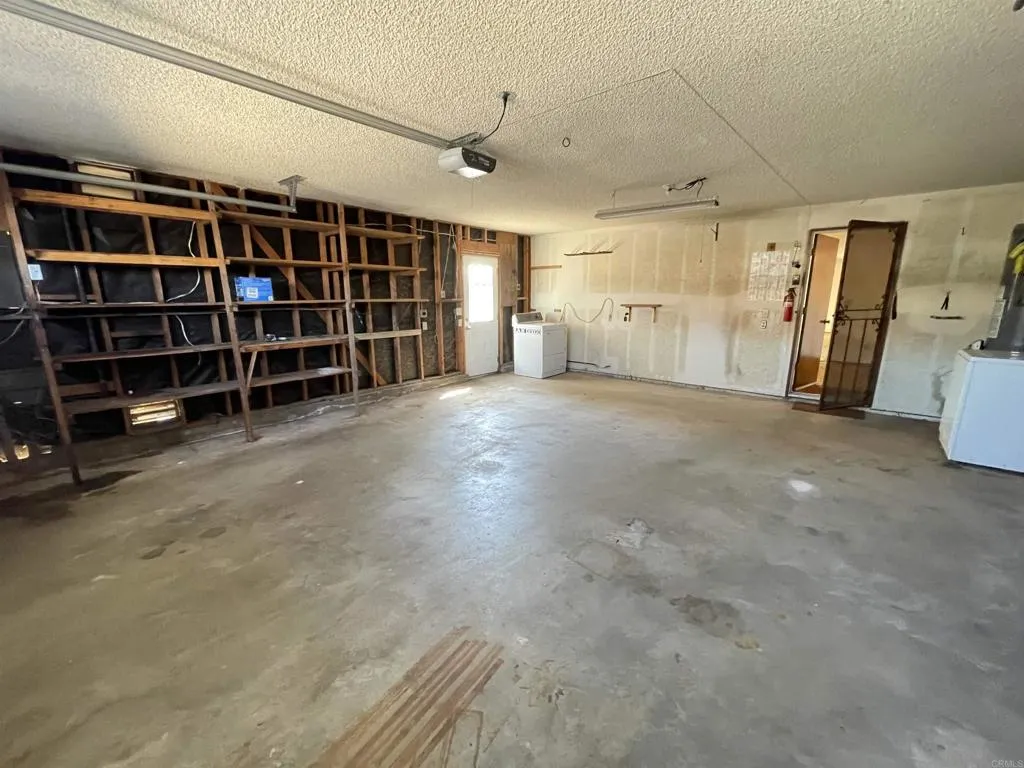 https://cdn.realtyfeed.com/cdn/127/306560981/e6f7619558bdb7e3bdd0f3a947346bdb.webp
