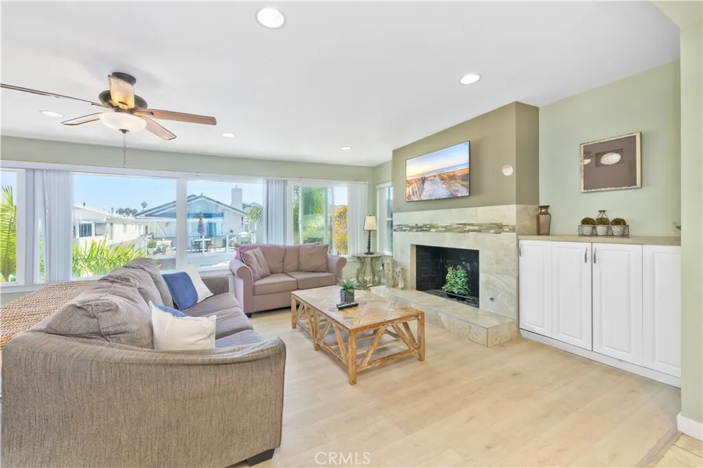119 46th St "upper" Unit B, Newport Beach, CA 92663 - Photo 4 of 15, Newport Beach, CA