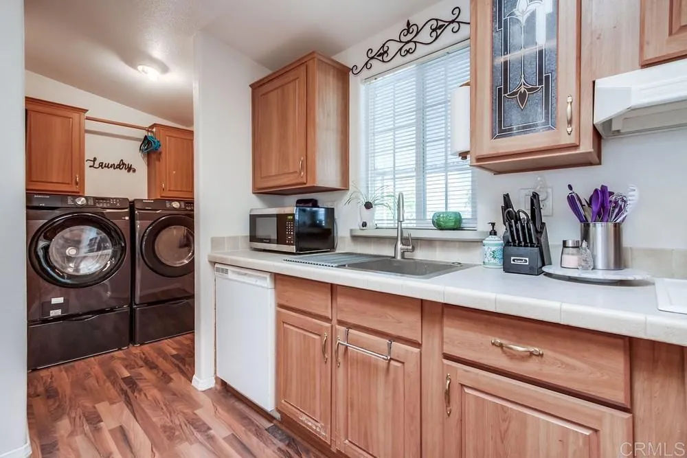 https://cdn.realtyfeed.com/cdn/127/306561089/3025e2980ba69277130523bd7a5f738e.webp