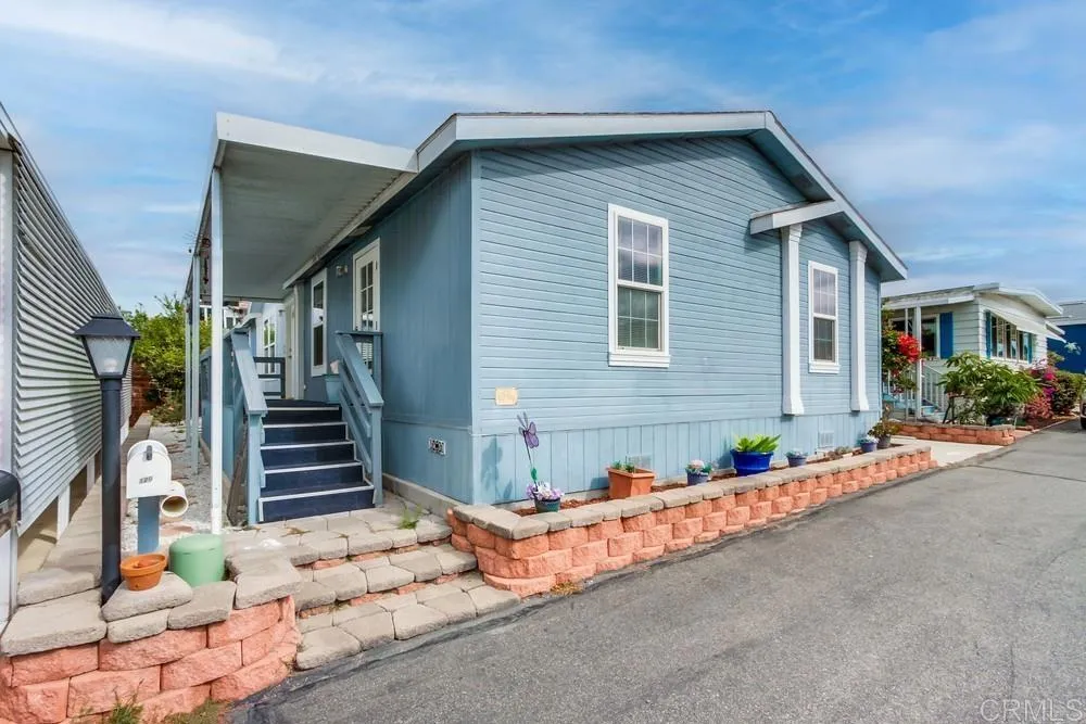 https://cdn.realtyfeed.com/cdn/127/306561089/4c4ddb16ef0f4f5ac6d7e2289f72867d.webp