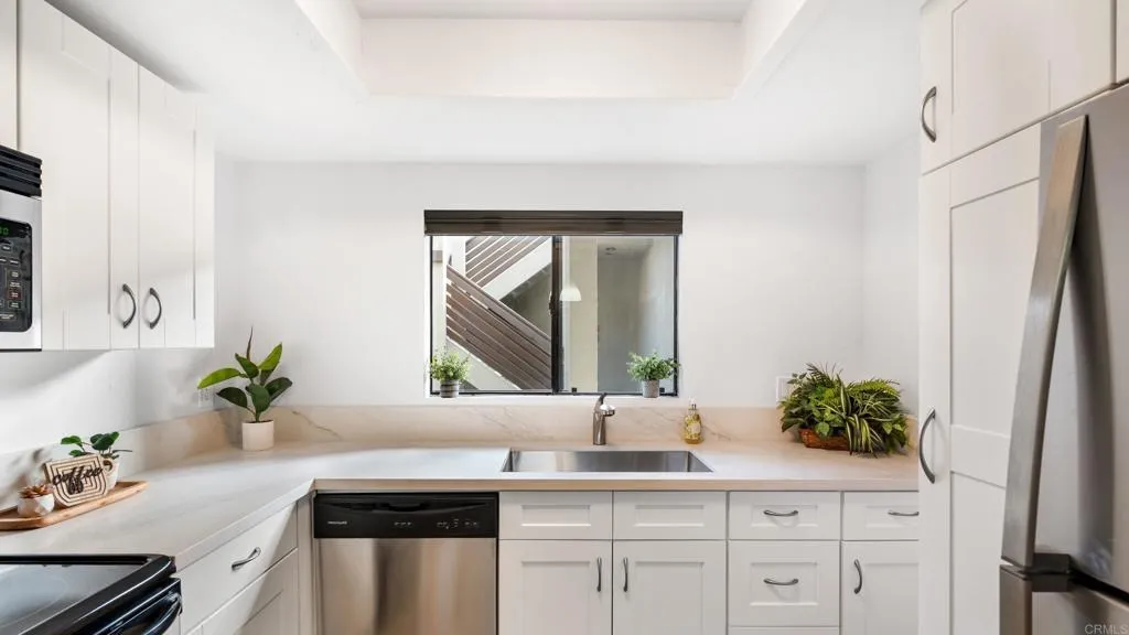 https://cdn.realtyfeed.com/cdn/127/306561112/754a5cef73d6420a6ec77c31b419a0c3.webp