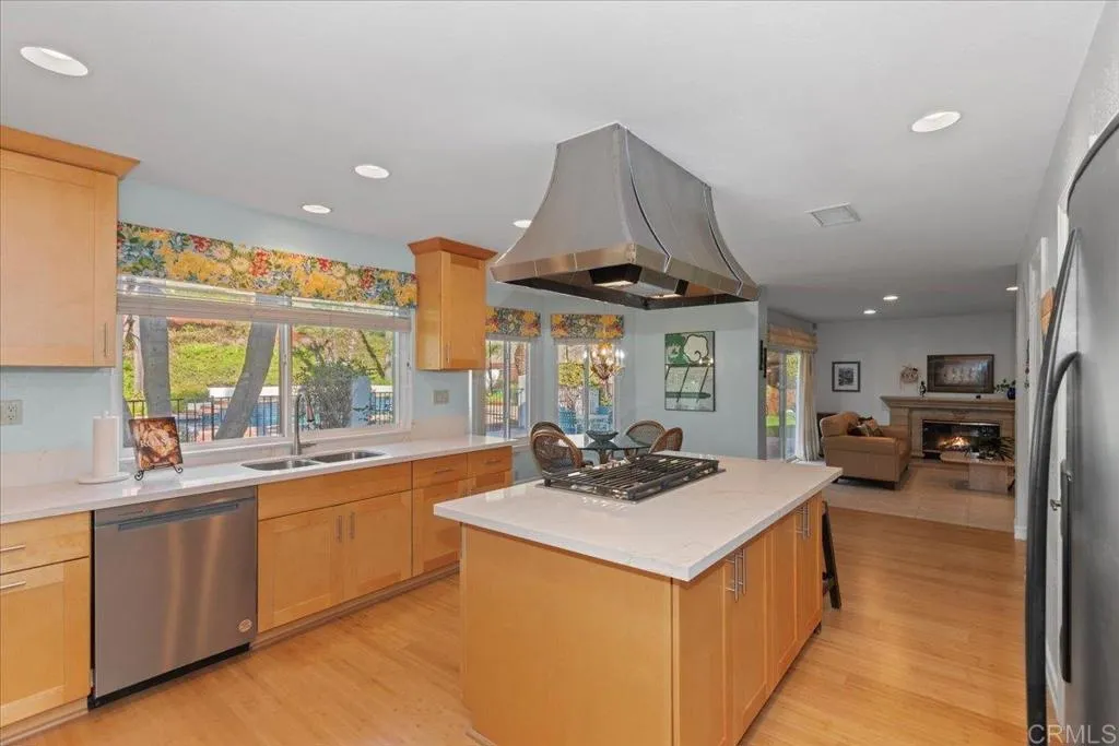 https://cdn.realtyfeed.com/cdn/127/306561198/0fe2037f583b28abf3c0f04bafc23c16.webp