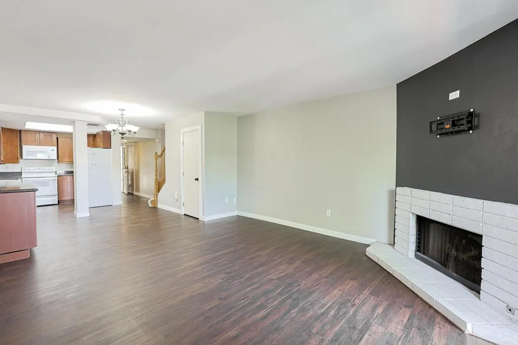 Photo #5: PTP2507653 Listing 