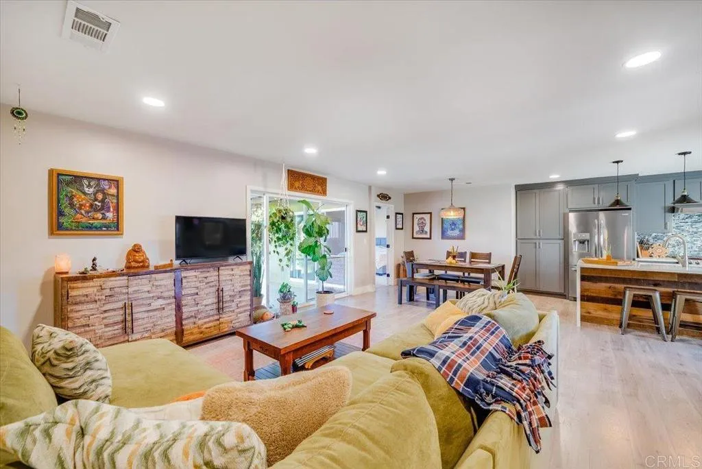 https://cdn.realtyfeed.com/cdn/127/306561283/41d2e828bdad936b4a2e04fa9734865b.webp