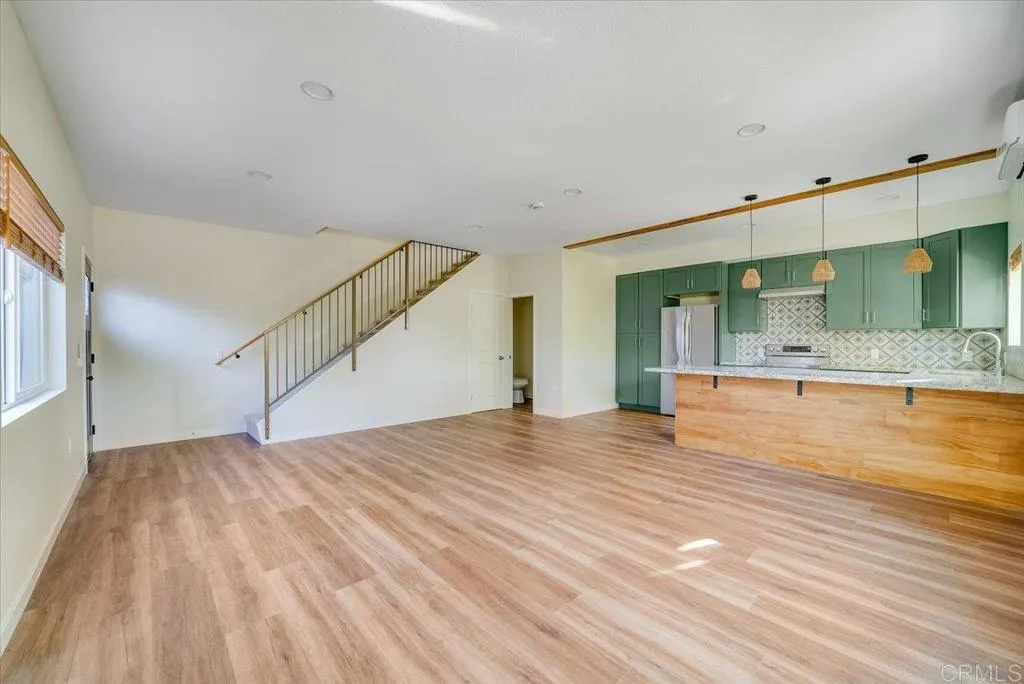 https://cdn.realtyfeed.com/cdn/127/306561283/f536901c1fc89689795c452a3d7fe6a6.webp