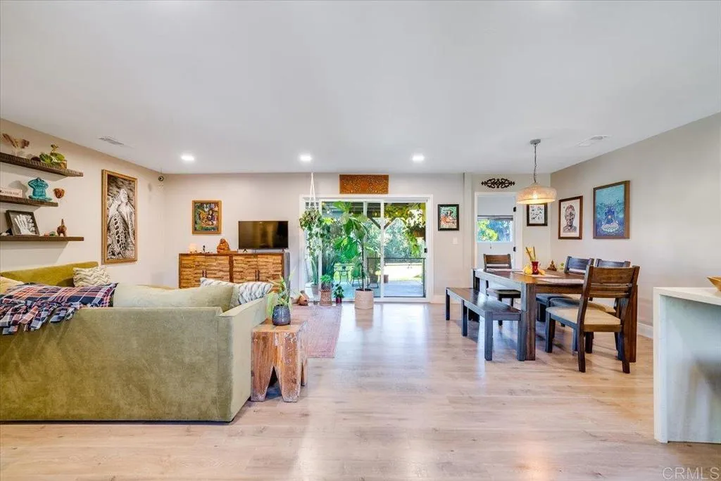 https://cdn.realtyfeed.com/cdn/127/306561283/ffeae3d2c0c0f5e4f0cf9aa70d061c44.webp
