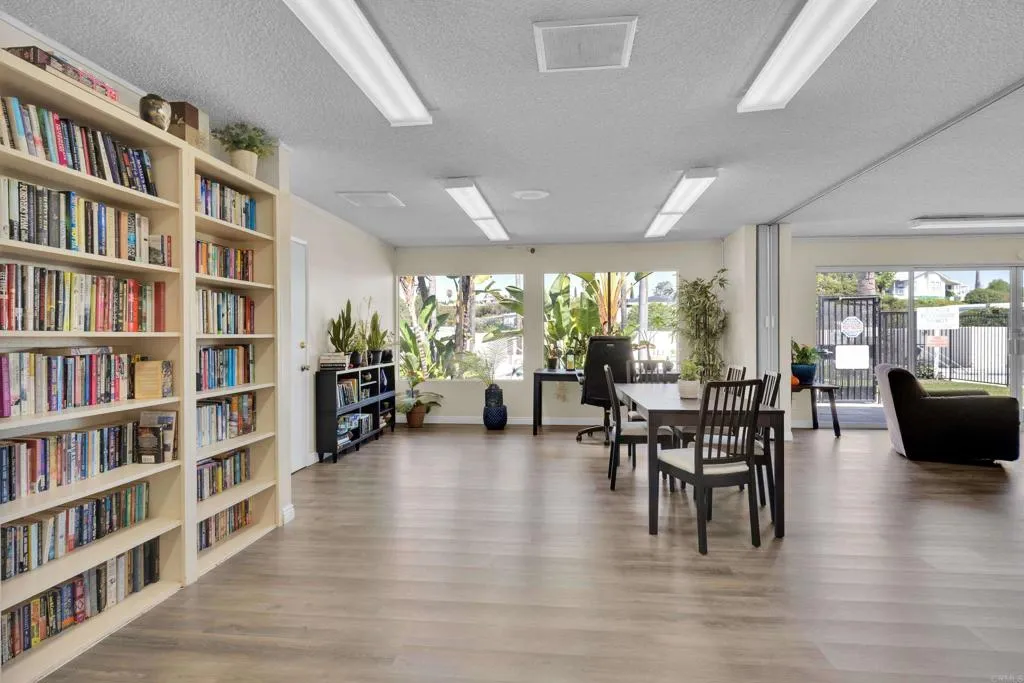 https://cdn.realtyfeed.com/cdn/127/306561341/401d277f8aaab5e88b7d9fce3a040813.webp