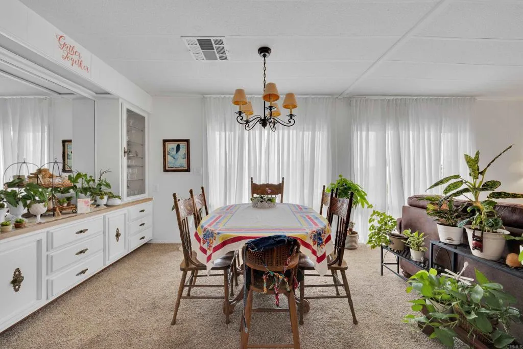 https://cdn.realtyfeed.com/cdn/127/306561341/553b7035672b2cb8d64dc4e041137edb.webp