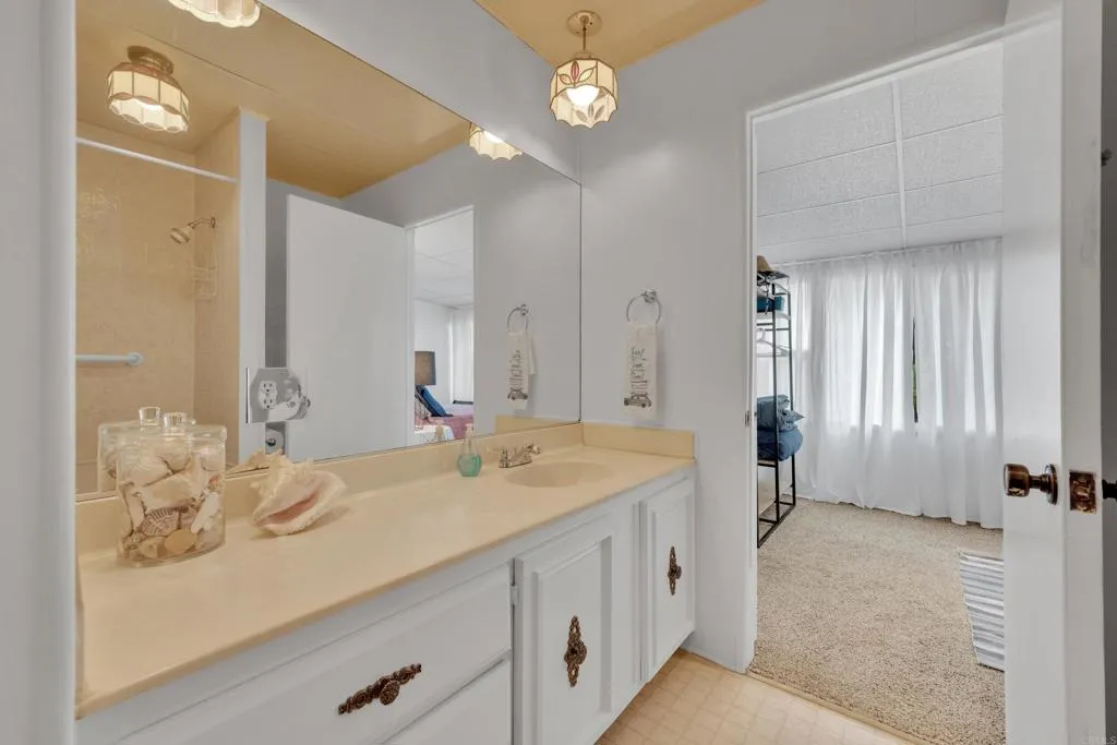 https://cdn.realtyfeed.com/cdn/127/306561341/5cea2ffed8333b2f07cdd15a3d59e7ba.webp