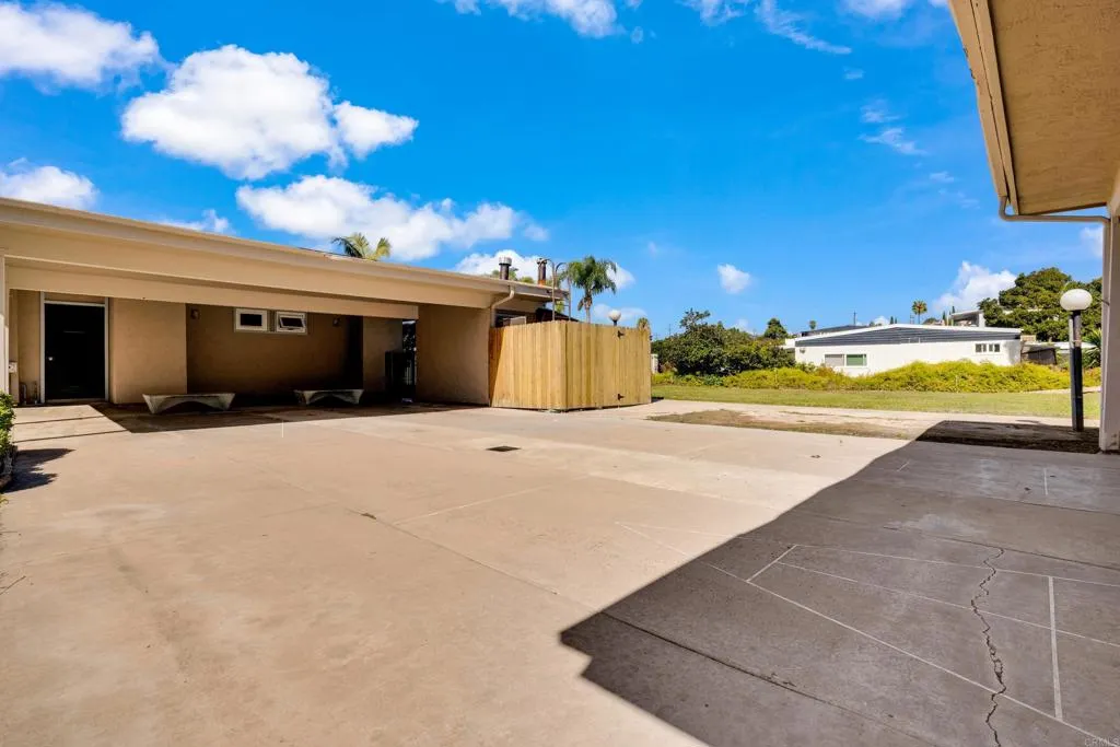 https://cdn.realtyfeed.com/cdn/127/306561341/a122dad6fe6d535b809f895ff8f83334.webp