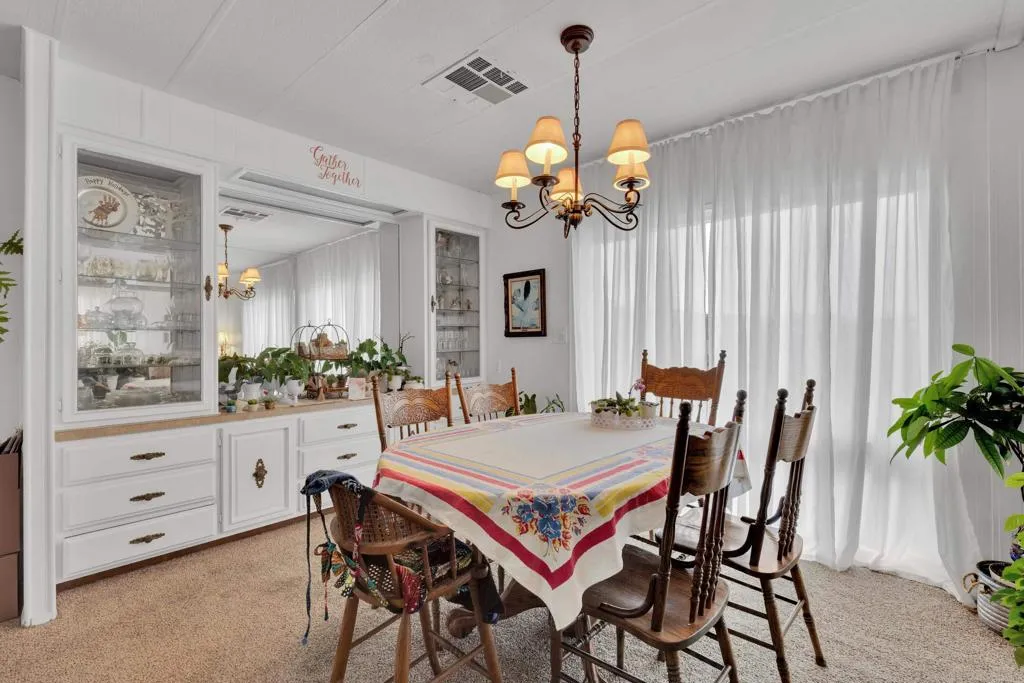 https://cdn.realtyfeed.com/cdn/127/306561341/d84585274c5a1de6cb97c92b9f919e18.webp