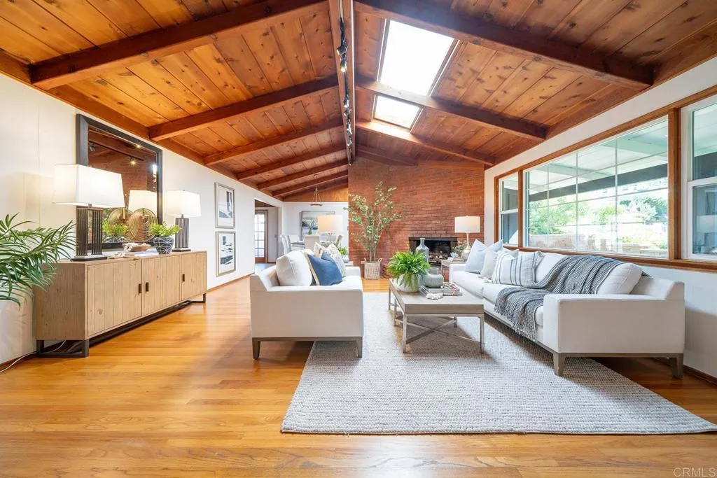 https://cdn.realtyfeed.com/cdn/127/306561362/1f3d6a254eea8dcf32e514bdee06c59c.webp