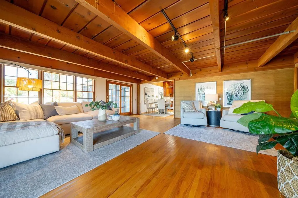 https://cdn.realtyfeed.com/cdn/127/306561362/ec75490fad839124698b9fdeddbee3b3.webp