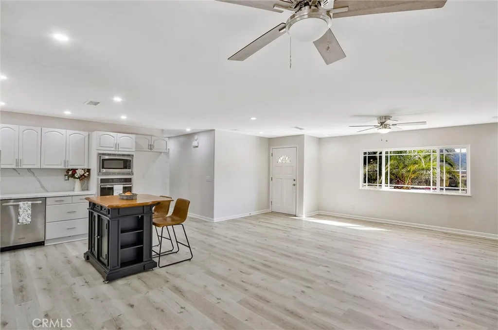 https://cdn.realtyfeed.com/cdn/127/306561376/262989bee73ac1e7af67c5e48a71212f.webp