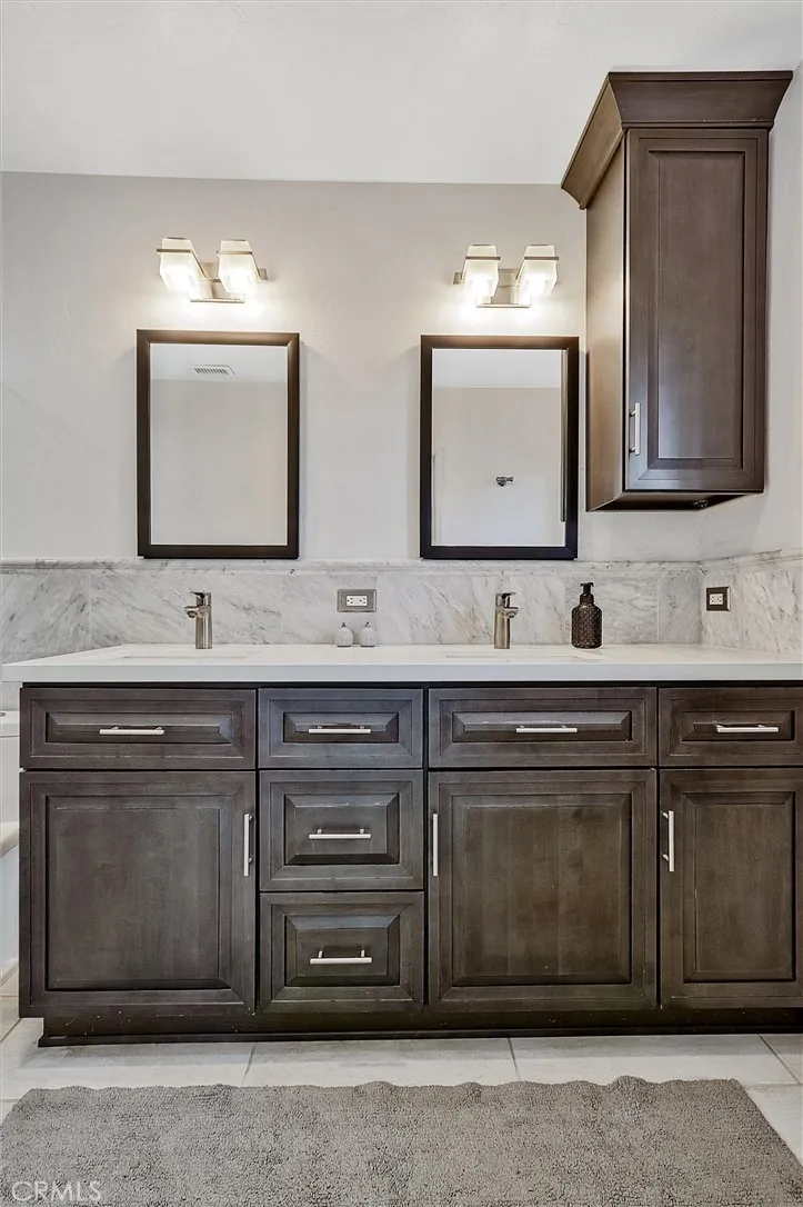 https://cdn.realtyfeed.com/cdn/127/306561376/66a9dc4deb96dcce365782fb6be1032b.webp