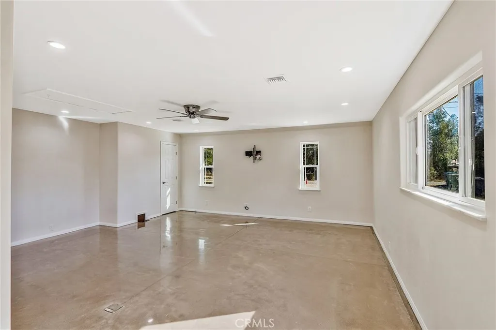 https://cdn.realtyfeed.com/cdn/127/306561376/66e7c998a1b20e64f46533d4ec55d66c.webp