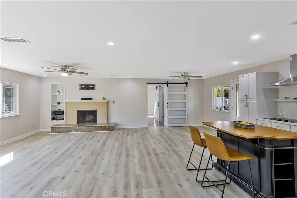 https://cdn.realtyfeed.com/cdn/127/306561376/bd34df3f9c957c79cf05c3ce1a37ad2f.webp