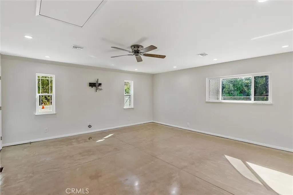 https://cdn.realtyfeed.com/cdn/127/306561376/c05892b3d9cf07ad7ee77db5ca773dab.webp