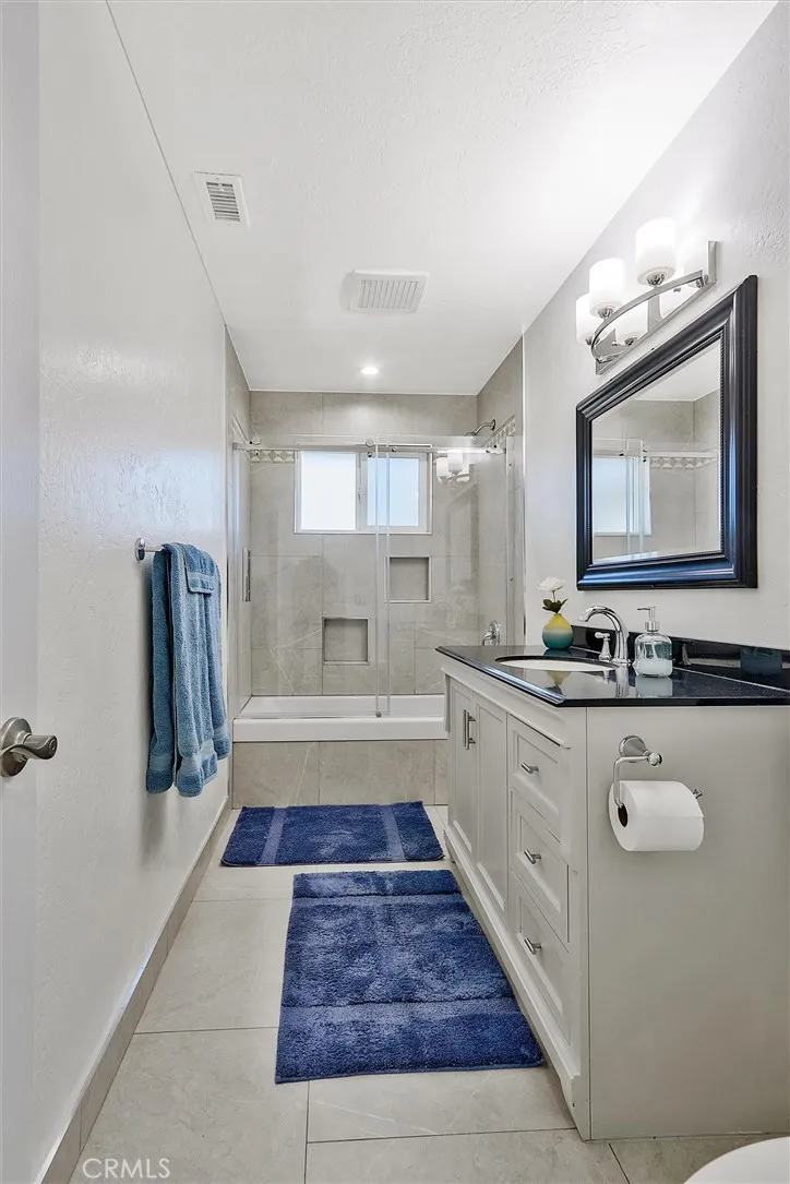https://cdn.realtyfeed.com/cdn/127/306561376/ee90afce6821ba4daf88a4a12faaa323.webp