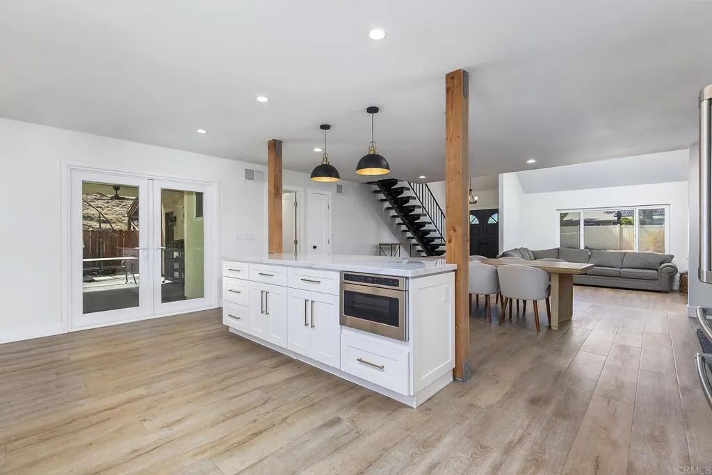 https://cdn.realtyfeed.com/cdn/127/306561417/0ab22d17fb428cae0a6fe4038d5a6e98.webp