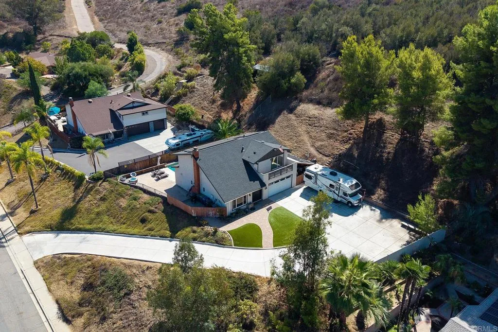 https://cdn.realtyfeed.com/cdn/127/306561417/15bf02b4e39dfd22aba3ad3a410628aa.webp