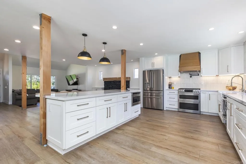 https://cdn.realtyfeed.com/cdn/127/306561417/1a404d8b632a1c3f24e5b566961d5278.webp