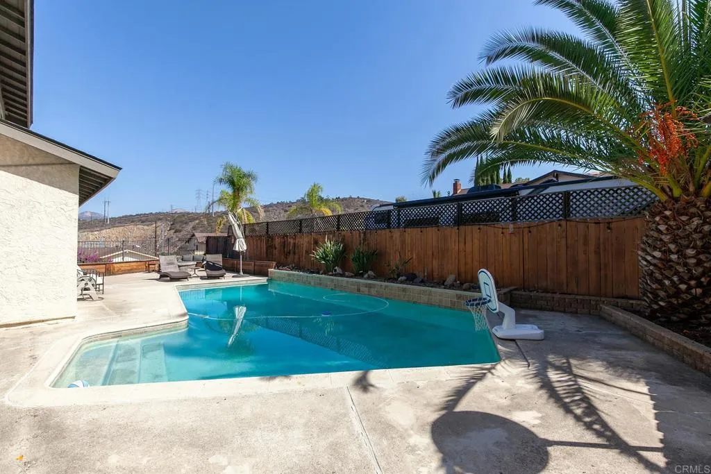 https://cdn.realtyfeed.com/cdn/127/306561417/3a3168aaa144db8c0f14a79f28597469.webp