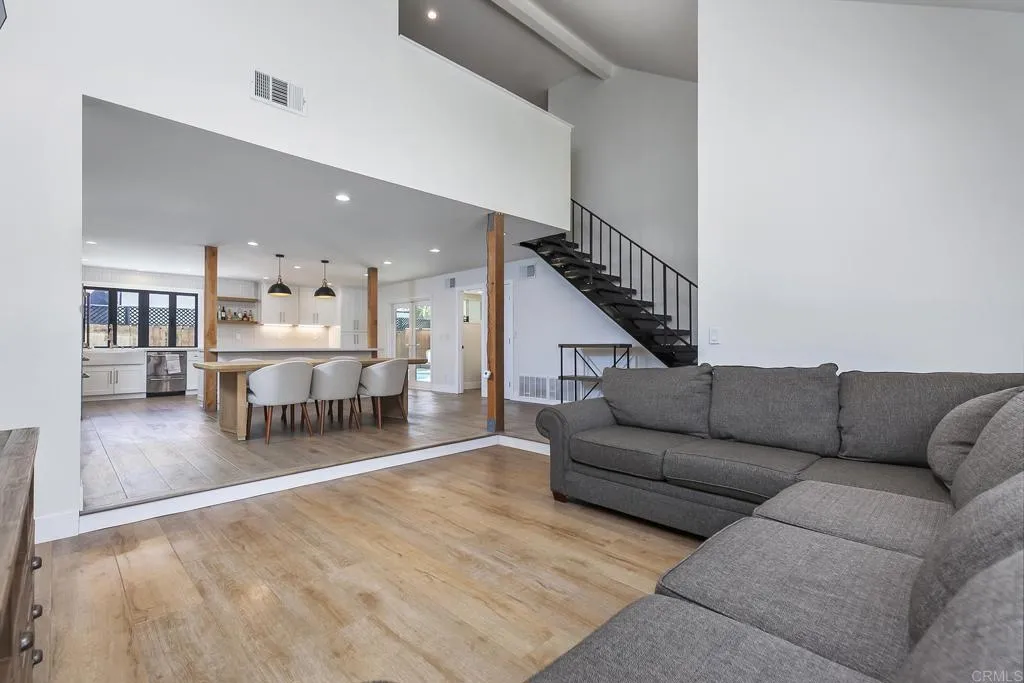 https://cdn.realtyfeed.com/cdn/127/306561417/e70175df39194c4cc41a93f7cc63dfce.webp