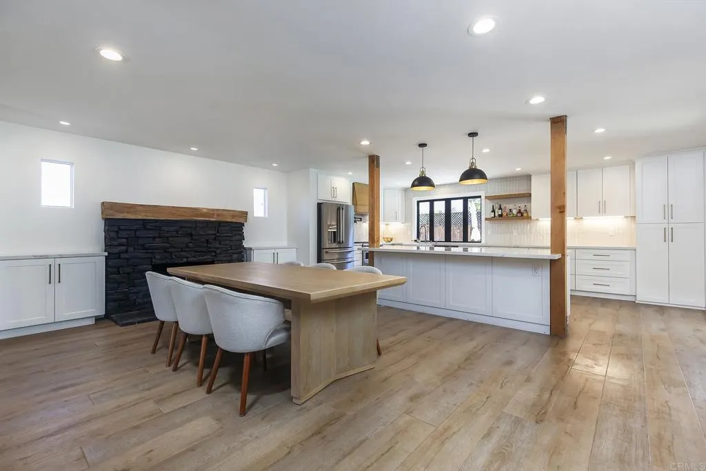 https://cdn.realtyfeed.com/cdn/127/306561417/fefc8ab09449b5ea77118ee09c1ec73b.webp