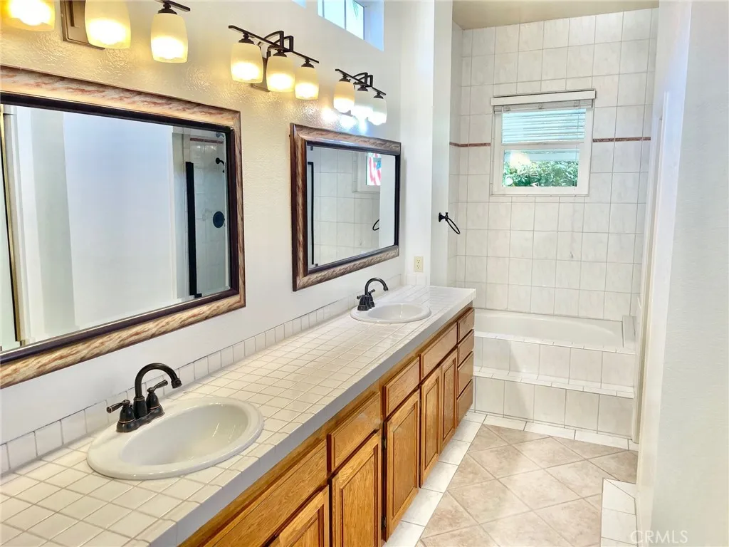 https://cdn.realtyfeed.com/cdn/127/306561447/35db72e44aa76f89ae0534dd0035388f.webp