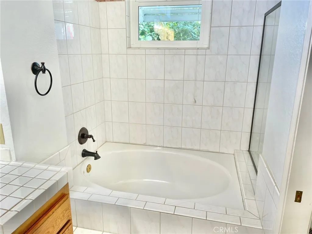 https://cdn.realtyfeed.com/cdn/127/306561447/ba86db78ca977a69212d092d81ad8e77.webp